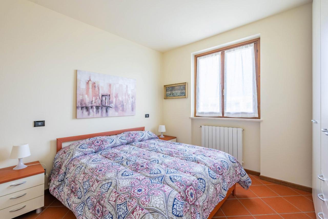 Pool - Marge Apartment - By Host4U Padenghe sul Garda Kültér fotó