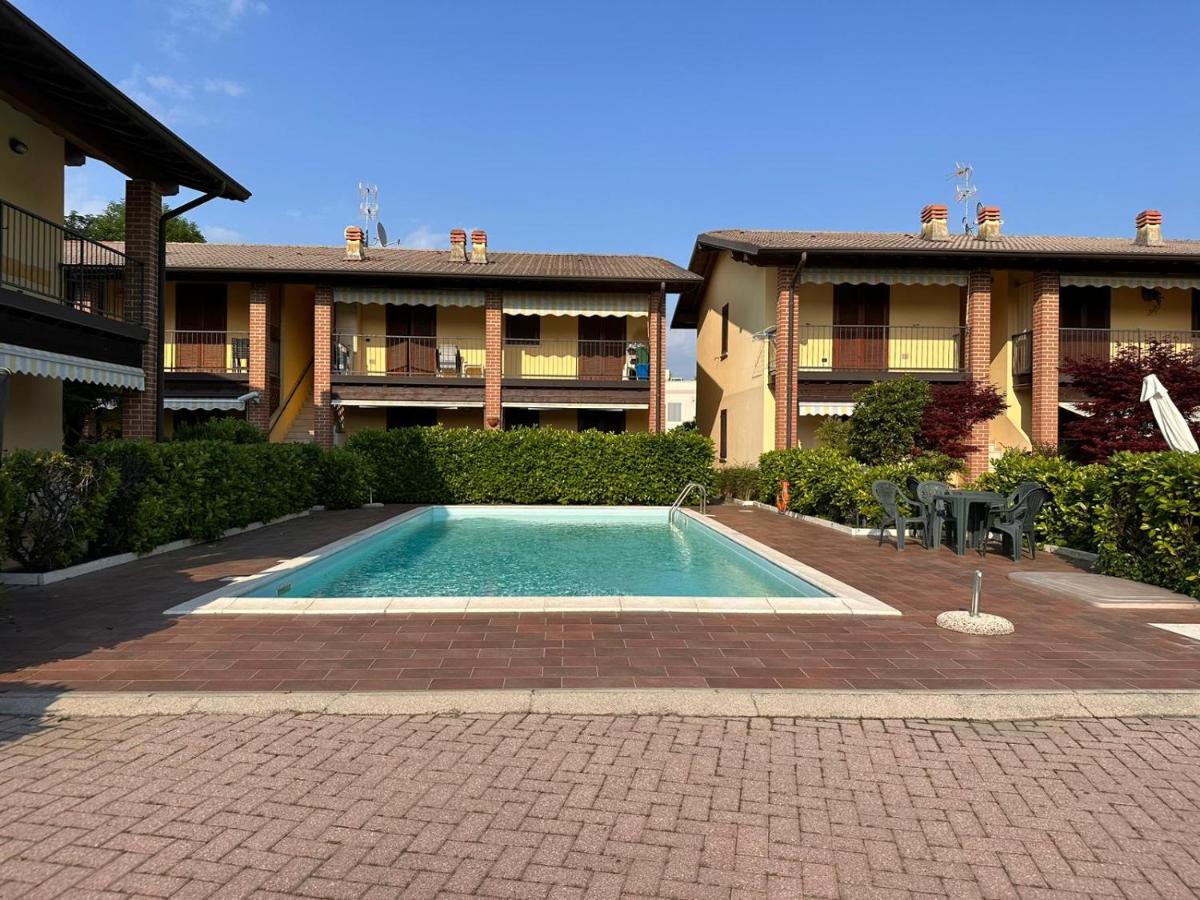 Pool - Marge Apartment - By Host4U Padenghe sul Garda Kültér fotó