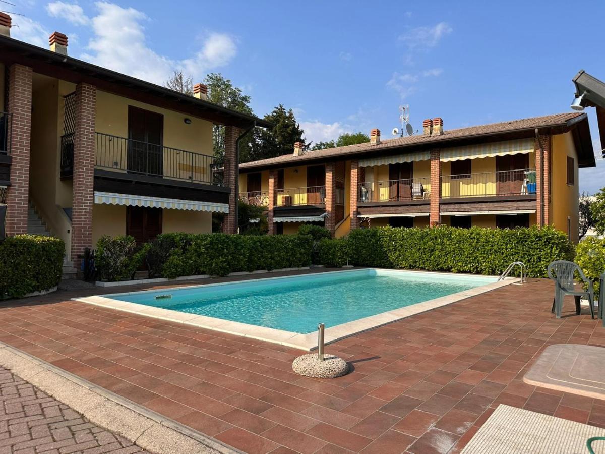 Pool - Marge Apartment - By Host4U Padenghe sul Garda Kültér fotó